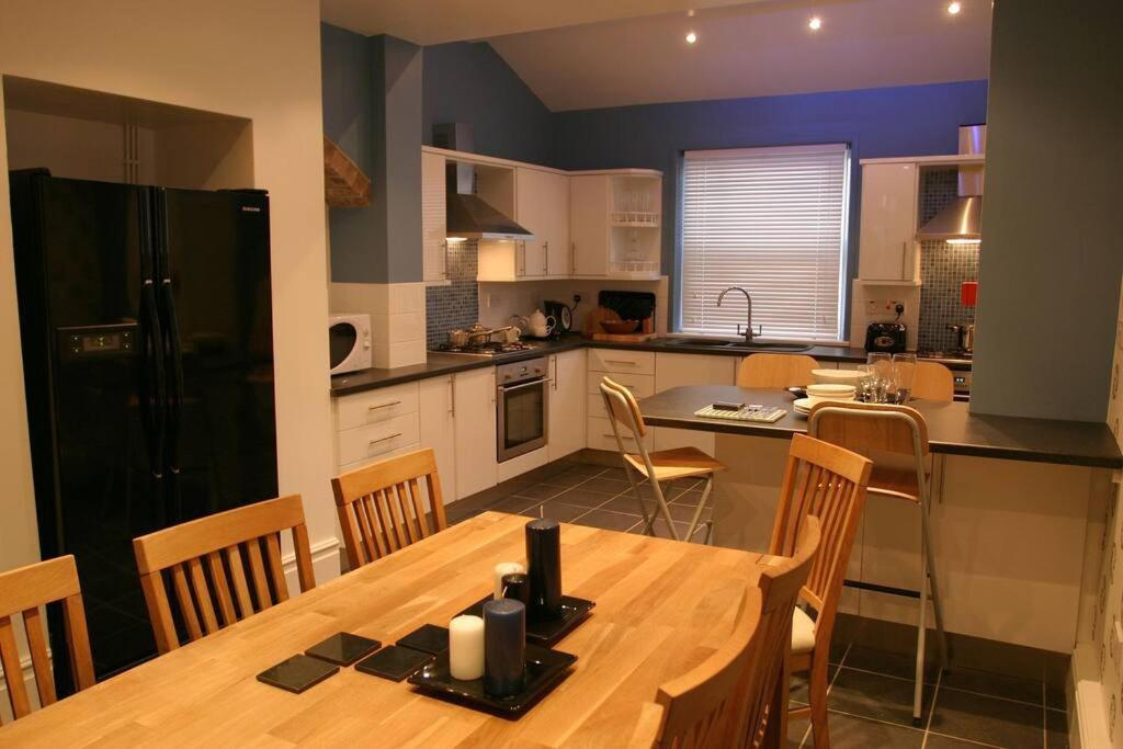 Comfy Big 7 Bedroom Townhouse Harrogate Zewnętrze zdjęcie